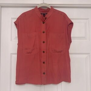 Banana Republic Sleeveless Button-Up Top
